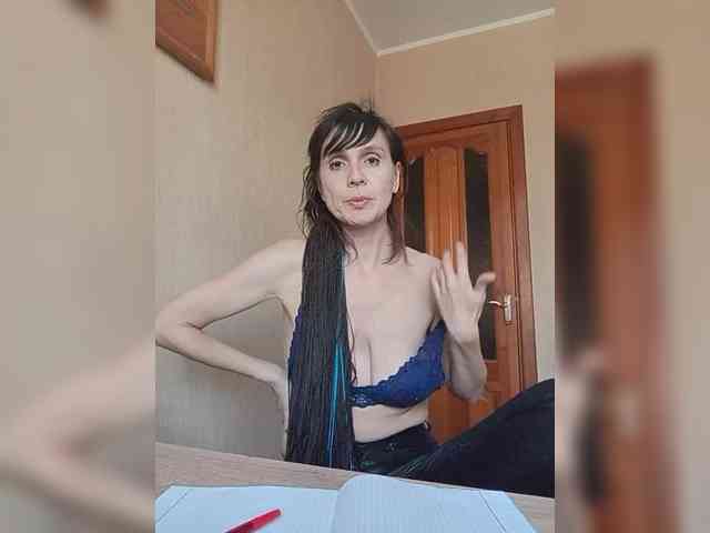 Hellenalonenochka webcam