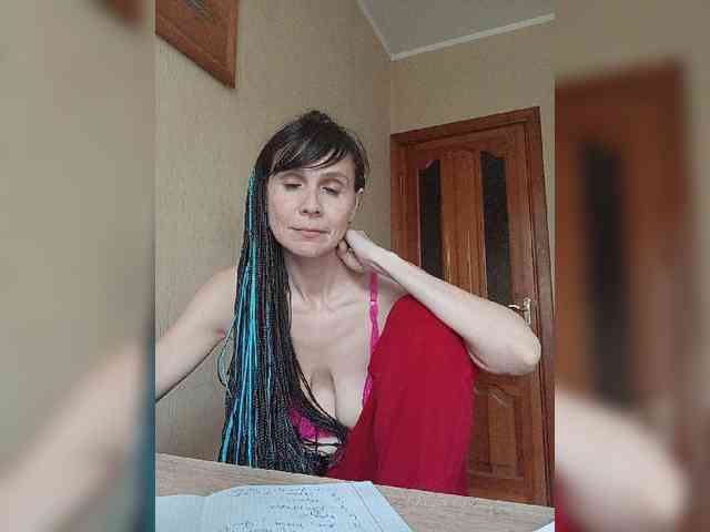 Hellenalonenochka webcam