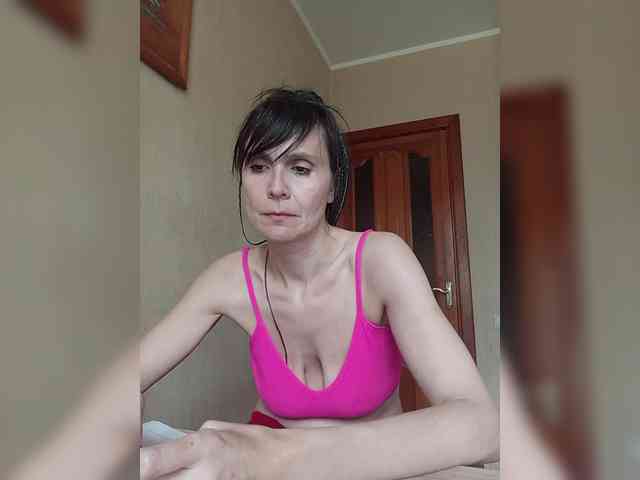 Hellenalonenochka webcam