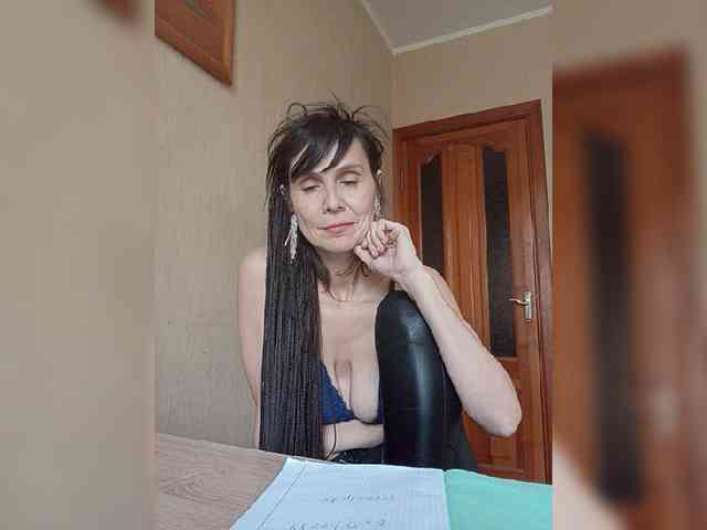 Hellenalonenochka webcam