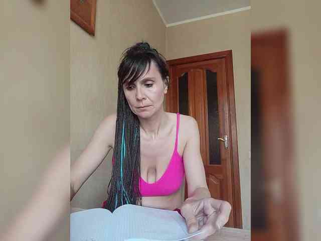 Hellenalonenochka webcam