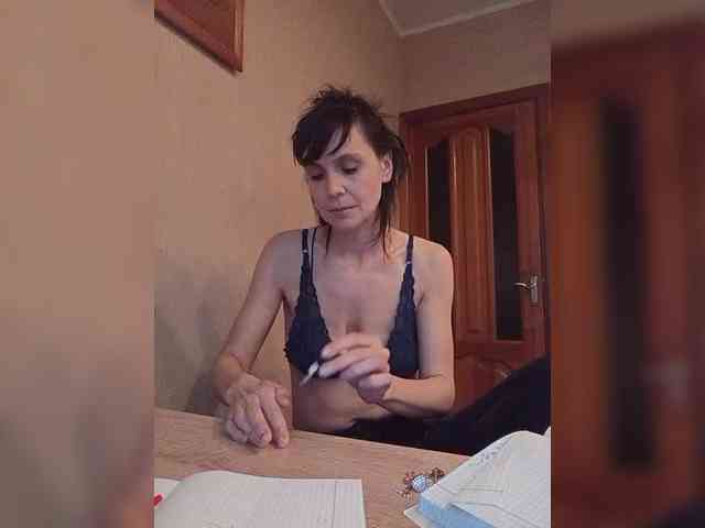 Hellenalonenochka webcam