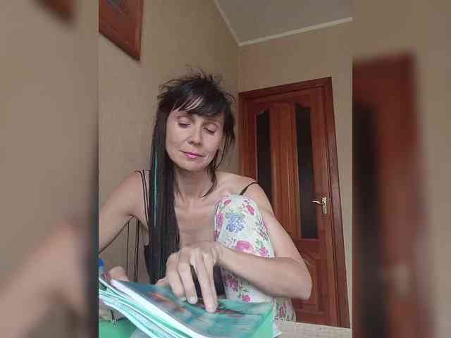 Hellenalonenochka webcam