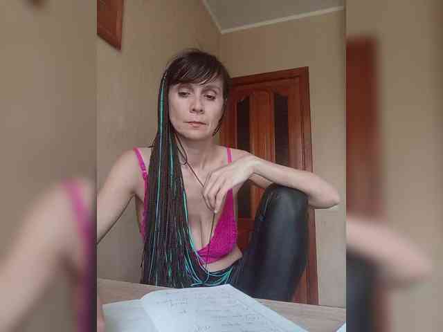 Hellenalonenochka webcam