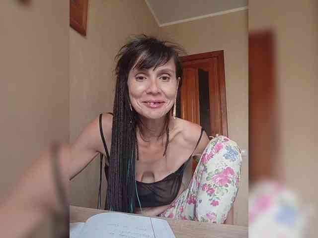 Hellenalonenochka webcam