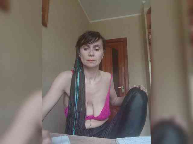 Hellenalonenochka webcam