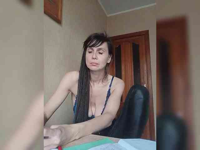 Hellenalonenochka webcam