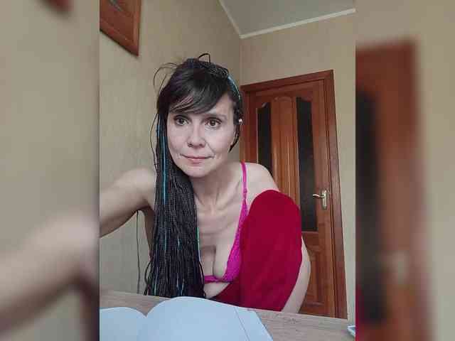 Hellenalonenochka webcam