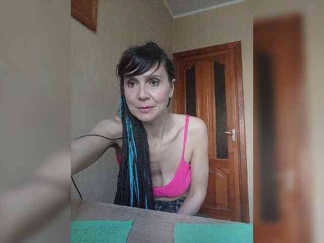 Hellenalonenochka webcam