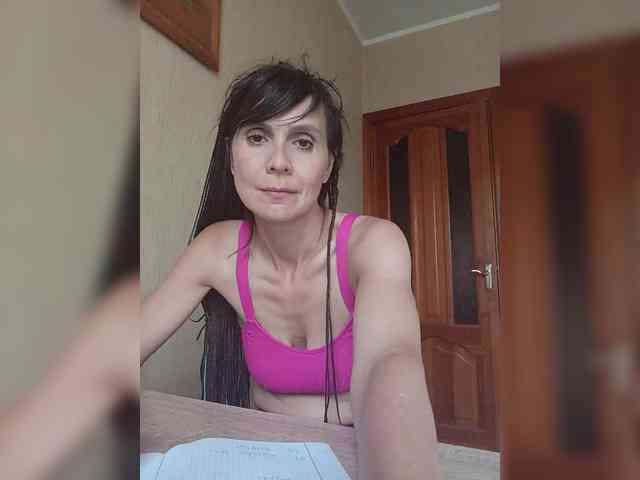 Hellenalonenochka webcam