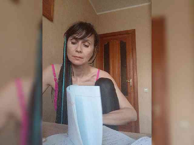 Hellenalonenochka webcam