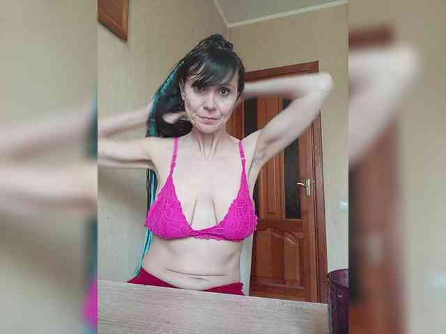 Hellenalonenochka webcam