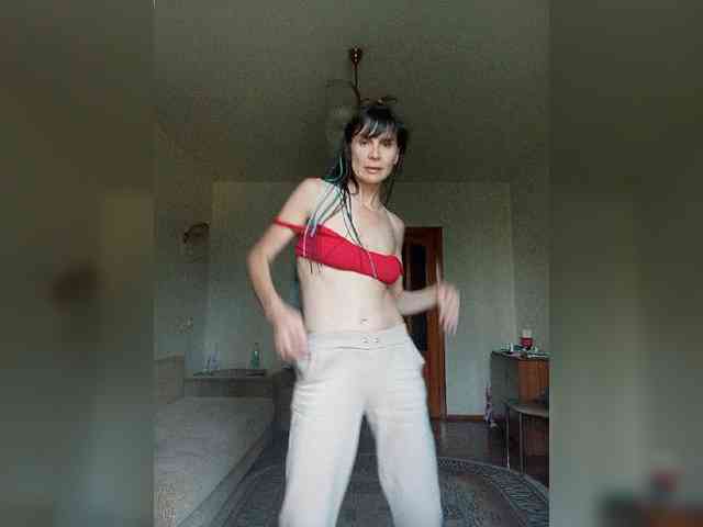 Hellenalonenochka webcam