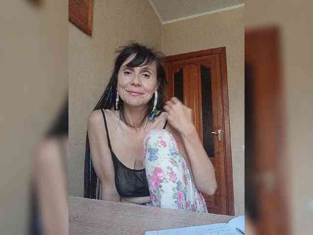 Hellenalonenochka webcam