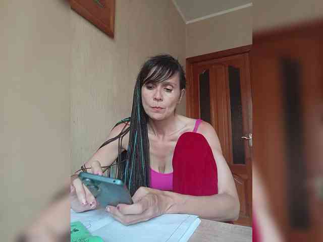 Hellenalonenochka webcam