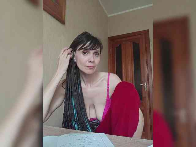 Hellenalonenochka webcam