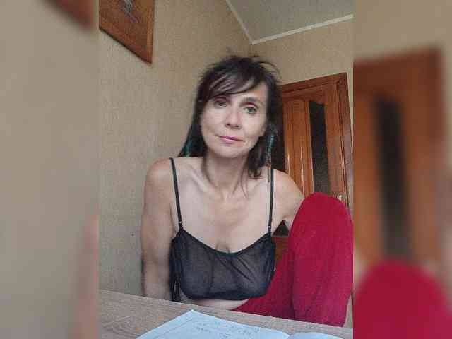 Hellenalonenochka webcam