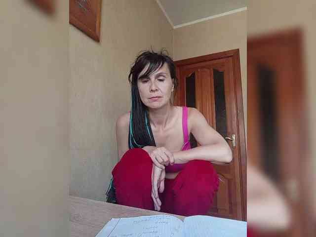 Hellenalonenochka webcam