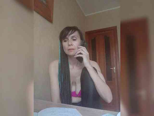 Hellenalonenochka webcam