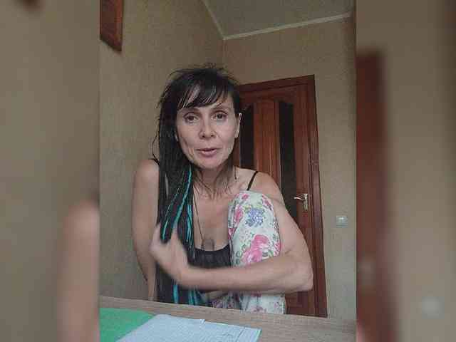 Hellenalonenochka webcam