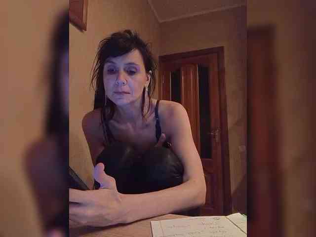 Hellenalonenochka webcam