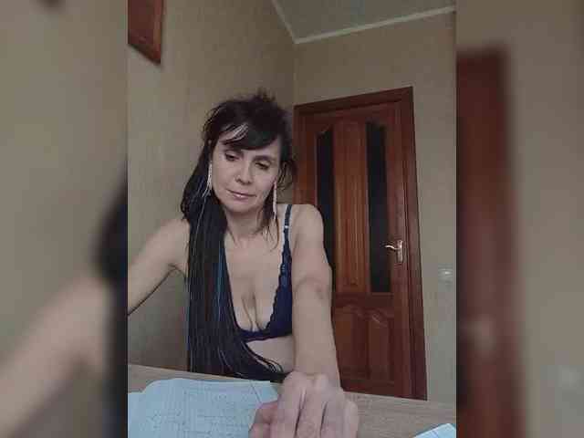 Hellenalonenochka webcam