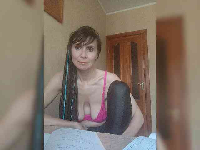 Hellenalonenochka webcam