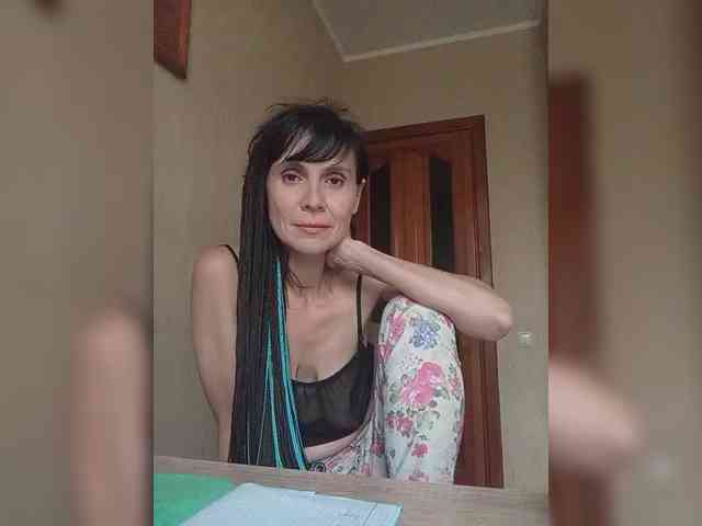 Hellenalonenochka webcam