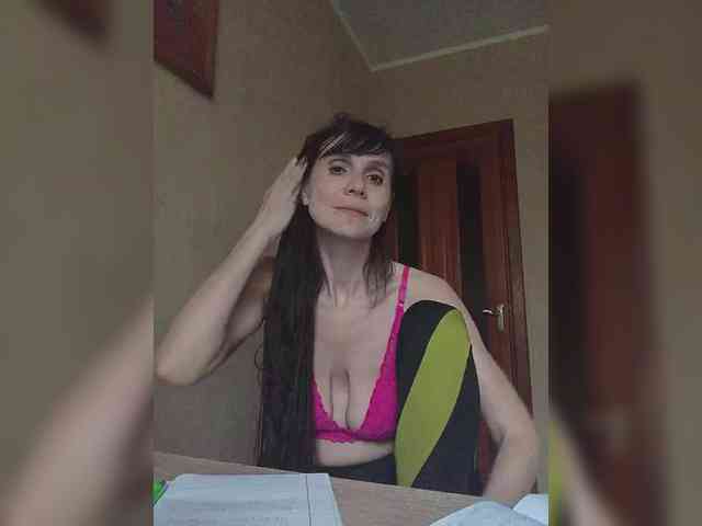 Hellenalonenochka webcam