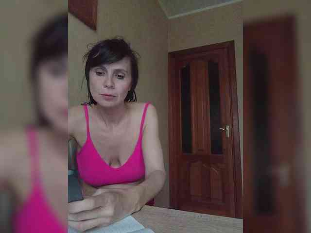 Hellenalonenochka webcam