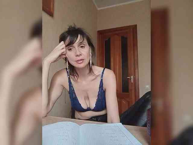 Hellenalonenochka webcam