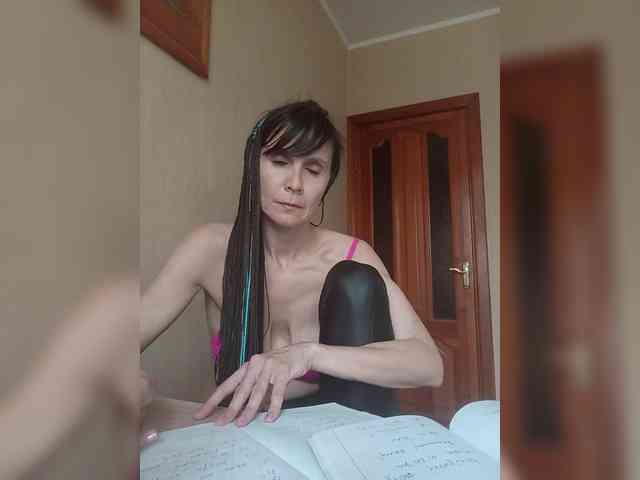 Hellenalonenochka webcam