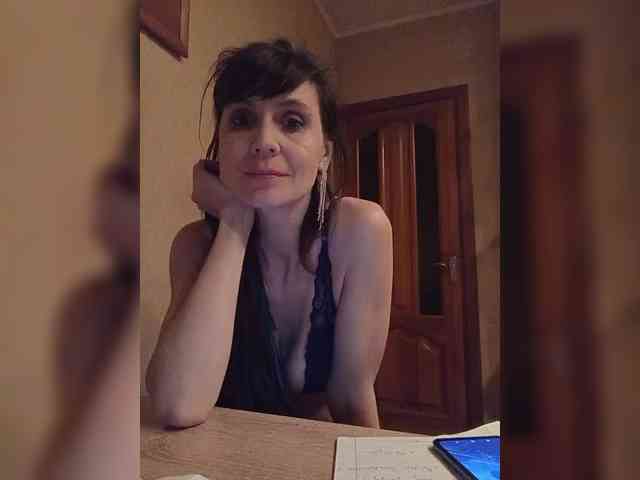 Hellenalonenochka webcam