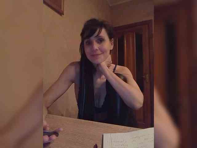 Hellenalonenochka webcam