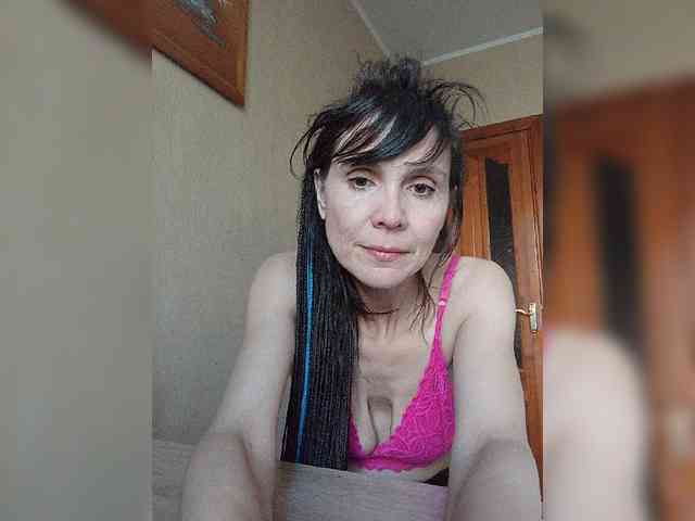 Hellenalonenochka webcam