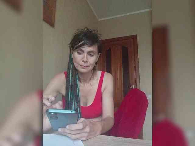 Hellenalonenochka webcam