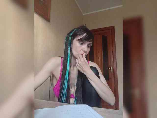 Hellenalonenochka webcam