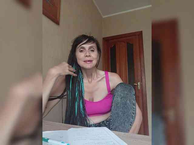 Hellenalonenochka webcam