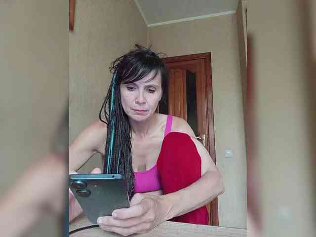 Hellenalonenochka webcam