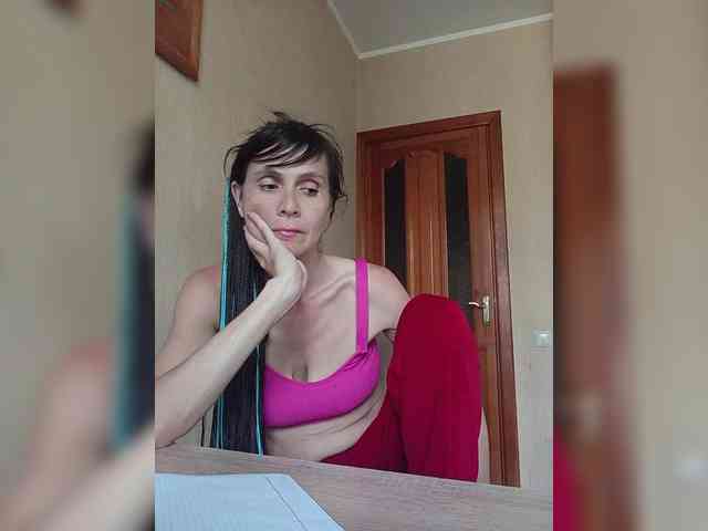 Hellenalonenochka webcam