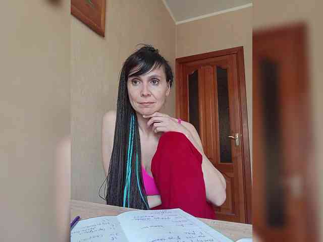 Hellenalonenochka webcam