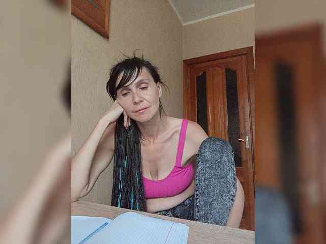 Hellenalonenochka webcam