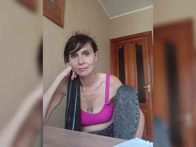 Hellenalonenochka webcam