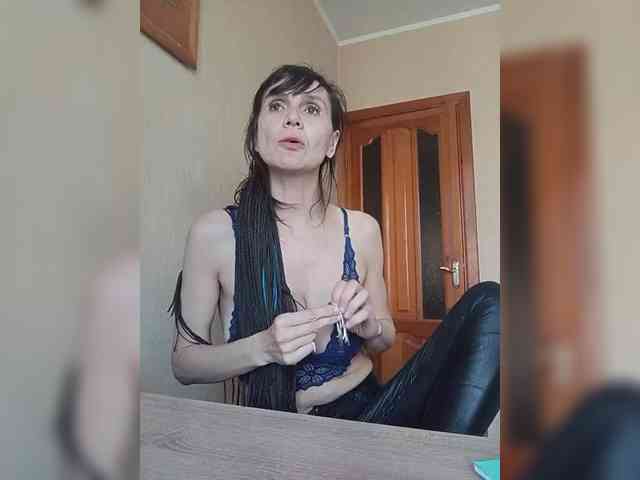 Hellenalonenochka webcam