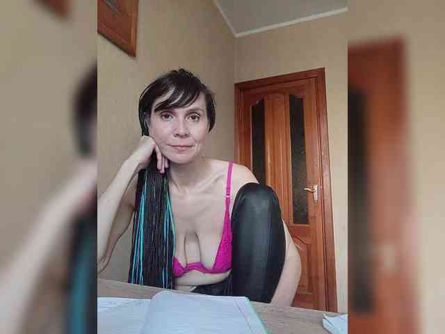 Hellenalonenochka webcam