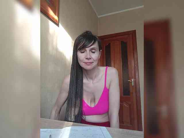 Hellenalonenochka webcam