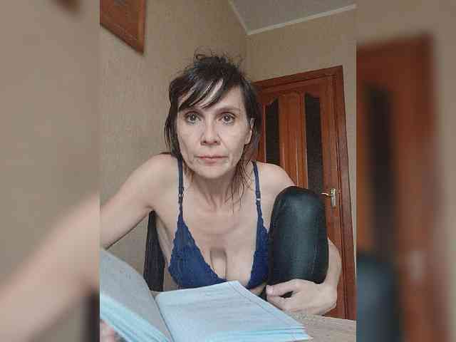 Hellenalonenochka webcam