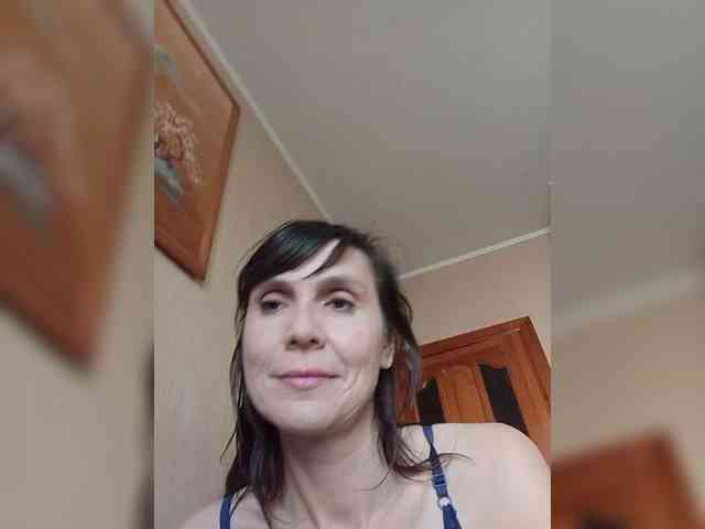 Hellenalonenochka webcam