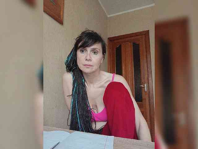 Hellenalonenochka webcam