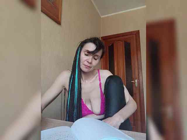 Hellenalonenochka webcam